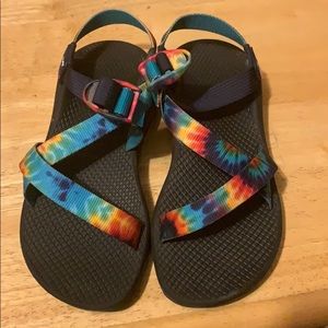 Women’s size 6 Tie-dye Chacos